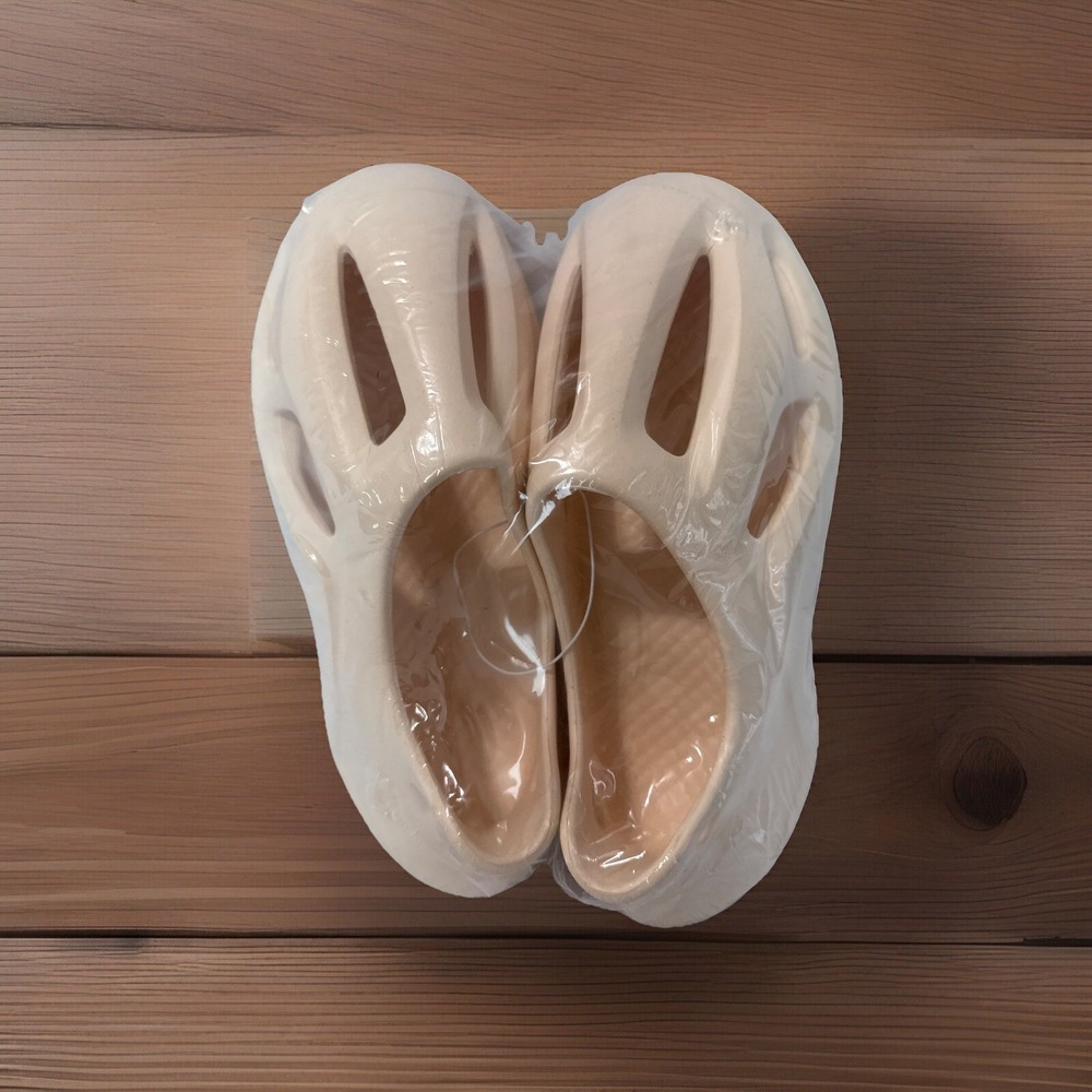 Foam Runner Walks Waterproof‎ Slip On Shoes Size 8.5-9, 42-43 Beige